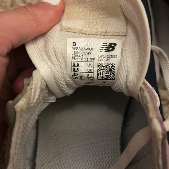 New Balance shoes - Picture 4 of 4